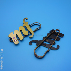 Broche de Metal Personalizado con Letra, Pin de Aleación de Zinc en Bronce Antiguo con Diamantes de Imitación, Joyería de Regalo - Product Image 3