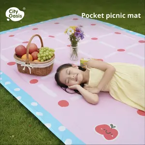 Tapis de pique-nique pliable portable avec poche, pour <span class=keywords><strong>camping</strong></span> et plage, imperméable et antidérapant en polyester - Product Image 4