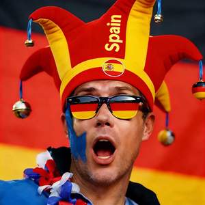 Gorro de Bufón Patriótico Personalizado con Campanas y Gafas de Sol, Conjunto Rojo, Blanco y Azul, Disfraz para Fanáticos del Torneo de Fútbol 2026 - Product Image 4