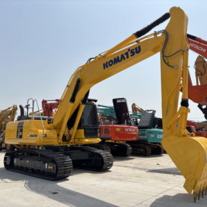 Haute qualité faibles heures de travail Original japon KOMATSU utilisé PC210-8 pelle 2022 modèle moteur et engrenage 110kW puissance en Stock vente - Product Image 1