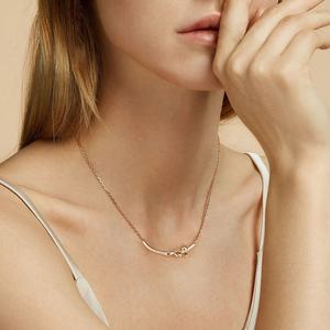 Collar Gargantilla <span class=keywords><strong>de</strong></span> Plata <span class=keywords><strong>de</strong></span> Ley 925 Chapado en Oro con Grabado <span class=keywords><strong>de</strong></span> Palma y Pie, Joyería Familiar al por Mayor con <span class=keywords><strong>la</strong></span> Frase 'I Love My Family' - Product Image 4