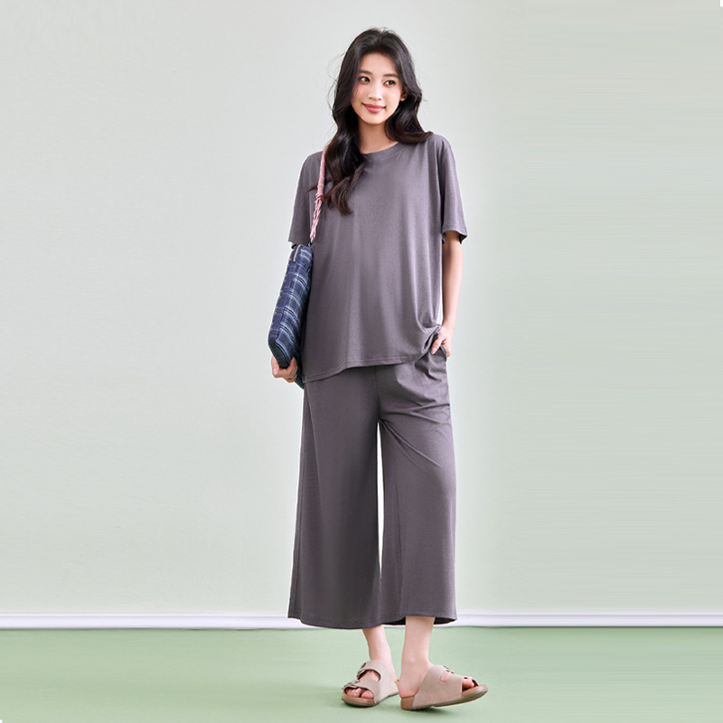 Gris foncé