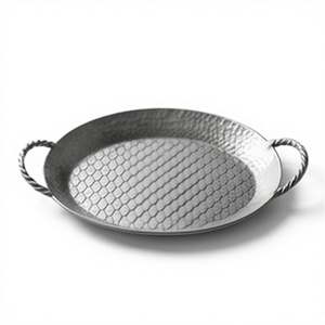 Plateau de service ovale en métal martelé de luxe, plateau argenté avec poignées torsadées, centre de table pour café, plat décoratif pour événements et fêtes - Product Image 1