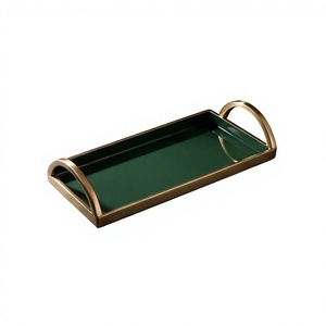 Bandeja de Servicio Rectangular de Latón Esmaltado Verde Oscuro al por Mayor con Asa Arqueada, Organizador Decorativo para Bar y Otomanas, Bandeja de Exhibición para Mesa - Product Image 1