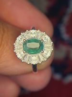 Bague de fiançailles et d'anniversaire en argent sterling 925 avec pierre précieuse verte élégante taille émeraude de 1,4 carat sertie en canal, effet éclatant