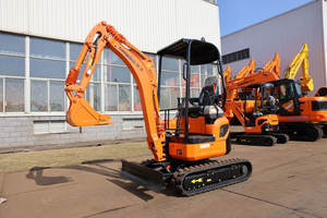 Mini-excavatrice sur chenilles Lonking CDM6016 de 1,6 tonne avec marteau hydraulique et système de conduites - Product Image 6