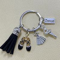 Moderne belles chaussures en cuir chaussures de danse porte-clés à la mode jupe frange danseuse porte-clés fille accessoires