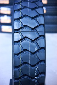 ยางรถบรรทุกและรถบัส LCH T-REX แบบไม่มียางใน ขนาด 12R22.5 ผลิตจากเหล็กกล้าทั้งหมด สำหรับรถบรรทุกหนักและรถบัส ยางเรเดียล ยางรถยนต์ทั่วไป - Product Image 3