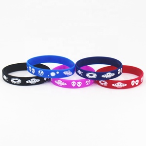 Pulsera de silicona segmentada a color para eventos de caridad hospitalarios, con logotipo personalizado, fabricación OEM a granel para la carrera de concienciación sobre el cáncer - Product Image 6