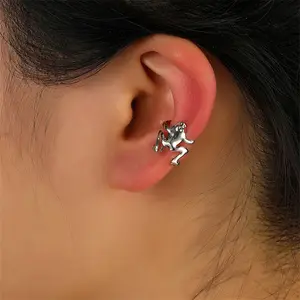 Клипса для ушей в виде лягушки с уникальным дизайном, черные, серебряные однотонные медные серьги-каффы для ушей, женские простые серьги без пирсинга
