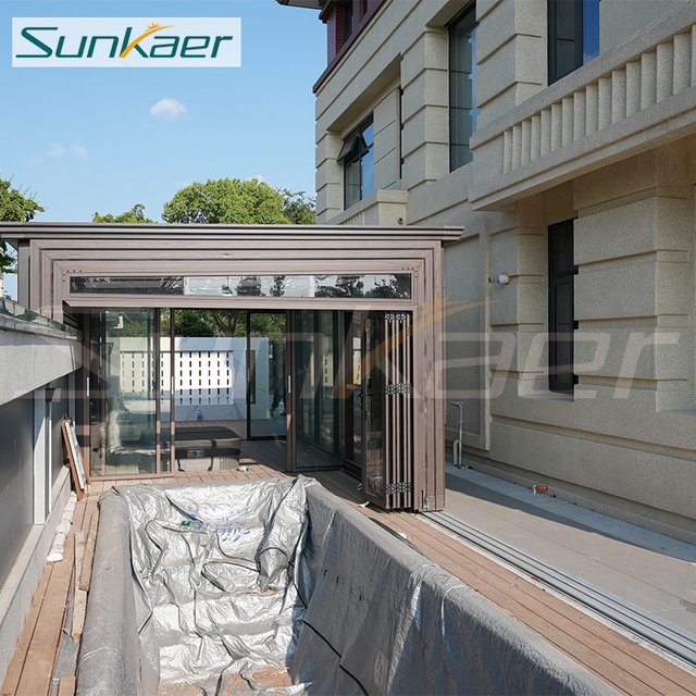 Hot Selling Customized Popular Design Polycarbonate Aluminum Frame Swimming Pool Cover Residential Pool Enclosure Retractable