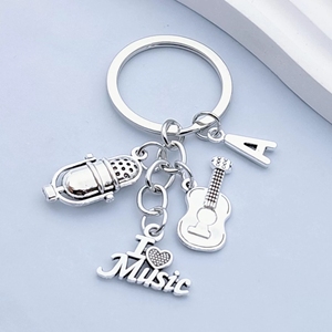 Llavero con Colgante de Guitarra y Micrófono con Letras Musicales, Estilo Europeo y Americano, Joyería de Moda - Product Image 2