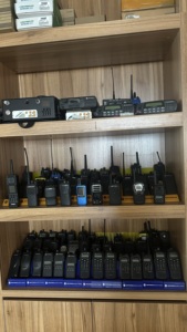 PMLN6595, Chargeur six groupes pour interphone PMLN6595, compatible avec les radios bidirectionnelles <span class=keywords><strong>Motorola</strong></span> DP1400 CP200D DEP450 - Product Image 5