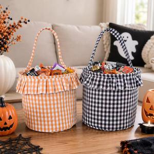 Sac seau de luxe personnalisé brodé pour Halloween, motif Gingham à volants, panier de rangement pour jouets, cadeau fantaisie, en tissu, fabriqué en Chine - Product Image 5