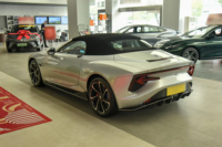 Dépôt Vente en gros Voiture de sport électrique MG Cyberster 2024 Voiture de luxe 4WD 501KM 520KM Gamme EV Voiture de sport Saic 193kmh 200kmh