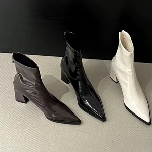 Nouvelles Bottines Noires en Cuir Verni à Bout Pointu pour Femme 2026, Talon Carré, Fermeture Éclair Arrière, Bottes de Luxe à Talon Haut Tendance - Product Image 3