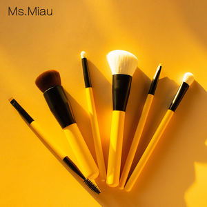 Ensemble de pinceaux de maquillage pour le visage de luxe, forme plate, <span class=keywords><strong>poils</strong></span> doux, manche en bois brillant, outil de beauté, pinceau pour le blush - Product Image 1