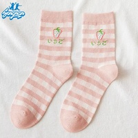 Vente directe d'usine mignon femme chaussettes coton avec fraise et fleur drôle et rose chaussettes femmes à vendre
