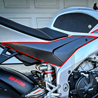 Accessoires de carrosserie moto OEM 100% fibre de carbone 3K pure, panneau latéral inférieur du siège pour Aprilia TUONO V4 RSV4 2021-2024
