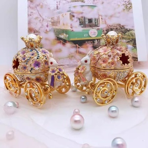 Nouvelle boîte à bijoux en émail avec technique d'émail pour le rangement <span class=keywords><strong>de</strong></span> bagues <span class=keywords><strong>de</strong></span> mariage, <span class=keywords><strong>de</strong></span> fiançailles et <span class=keywords><strong>de</strong></span> colliers, vente en gros - Product Image 2