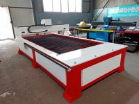 Machine de découpe plasma CNC chinoise de table, moteur pas à pas de haute qualité, pompe 8,5 kW, précision 0,02 mm