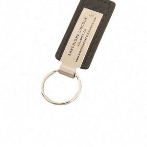 Set de Regalo Ejecutivo: Llavero Metálico Premium y Accesorios para Auto - Regalos Corporativos y de Cumpleaños Perfectos - Product Image 4