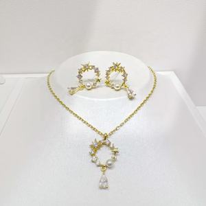 ราคาโรงงาน ชุดเครื่องประดับเงินแท้ 925 ดีไซน์หยดน้ำ แฟชั่นเรียบง่าย ต่างหู สร้อยคอ ชุดของขวัญสำหรับผู้หญิง ประดับมุก ทันสมัย - Product Image 5