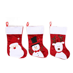 Chaussette de Noël écologique en velours pelucheux brodée, motif bonhomme de neige et Père Noël, sac à bonbons rouge, décoration pour cheminée et arbre, sac cadeau de chevet - Product Image 5