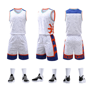 Conjunto de Camiseta y Pantalones Cortos de Baloncesto Personalizados por el Fabricante, Uniformes Estilo Equipo de Liga para Entrenamiento y Uso por los Aficionados - Product Image 1