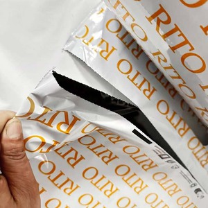 Bolsa de Mensajería Telda 10KG Impermeable Autosellable para Envíos Express, Material Reciclado, Impresión de Logotipo Personalizado - Product Image 1
