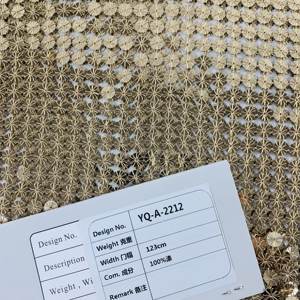 Luxuriöser Braut-Spitzenstoff mit Perlenbesatz Handgefertigter Luxus-Spitzenstoff mit Perlenbesatz Braut-Spitzenstoff mit Perlenbesatz für Festliche Anlässe - Product Image 2