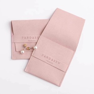 Pochette à bijoux en microfibre de luxe avec logo personnalisé, petit sac à rabat, accessoires, sac de rangement en velours pour collier, boucles d'oreilles - Product Image 4
