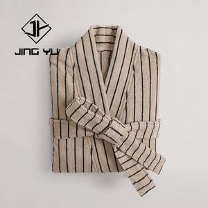 Fournisseur de peignoirs d'hôtel, peignoir en peluche confortable à col en V personnalisé, peignoir 100% coton unisexe - Product Image 1