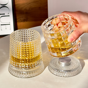 Vaso de whisky de alta gama de cristal giratorio con base tipo torreta, estilo moderno y sencillo, para brandy y cerveza, 201-300ml, popular entre influencers, con bandeja - Product Image 4