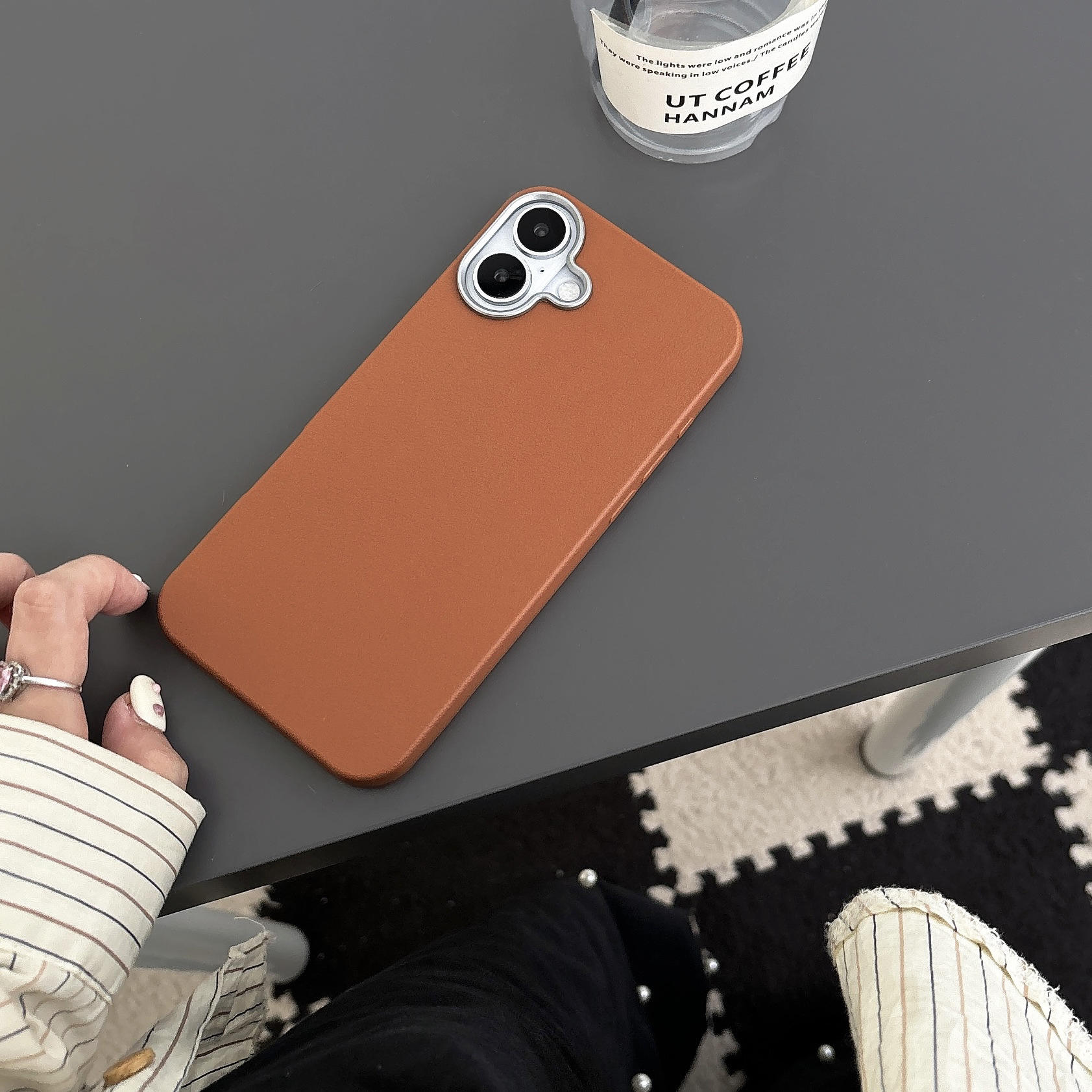 สีน้ำตาล