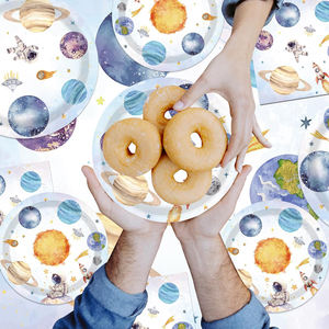 Ensemble de vaisselle sur le thème de l'espace, du ciel étoilé et des astronautes, pour la première balade autour du <span class=keywords><strong>Soleil</strong></span>, décorations de fête d'anniversaire sur le thème des planètes et des astronautes - Product Image 4