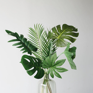 Plantas Verdes Artificiales de PU, Hojas de Palmera Tropical, Hojas de Monstera, Alta Simulación para Fotografía, Navidad, Año Nuevo, Halloween - Product Image 1