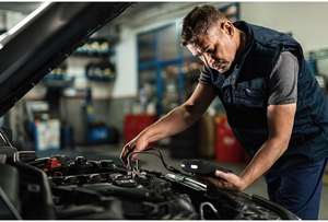 Démarreur de saut de voiture à courant de pointe 8000mAh 2000A pour véhicules 12V avec batterie externe à charge rapide USB-C et lampe de poche LED - Product Image 6