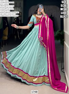 Lehenga Choli Moderno de Diseño con Bordado en Relieve, en Rayón Puro, Ropa Étnica India para Fiestas y Bodas con Pedrería de Alta Calidad - Product Image 4
