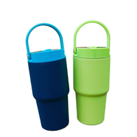 Botella de Agua Deportiva de 30 Oz con Asa de Transporte, Libre de BPA, Ecológica, Resistente, Apta para Lavavajillas, Antiderrames