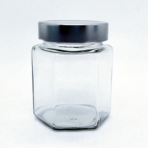 Fournisseurs chinois <span class=keywords><strong>de</strong></span> bocaux <span class=keywords><strong>en</strong></span> <span class=keywords><strong>verre</strong></span> avec couvercle à bouton <span class=keywords><strong>de</strong></span> sécurité doré, bocaux hexagonaux miniatures <span class=keywords><strong>de</strong></span> 250 ml, bouteille <span class=keywords><strong>en</strong></span> <span class=keywords><strong>verre</strong></span> - Product Image 6