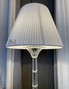 Lámpara de mesa de dormitorio de lujo italiano, pantalla de tela blanca eléctrica, forma de cono, cristal transparente <span class=keywords><strong>Bacarat</strong></span> para habitaciones de eventos de Hotel - Product Image 5