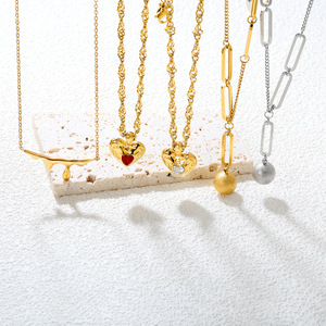 Collar con colgante de diamante en forma de corazón, oro de 18 quilates y acero inoxidable para mujer, uso diario. - Product Image 1