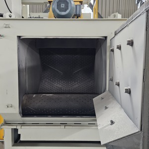 Machine de sablage de type chenillé CE pour le nettoyage des métaux avec abrasifs haute performance <span class=keywords><strong>en</strong></span> acier Mn13, composants PLC et moteur - Product Image 1