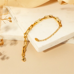 Bracelets personnalisés anti-ternissement en acier inoxydable à maillons pour femmes - Product Image 4