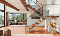 Trouvez des escaliers similaires à l'Icon Straight Mono Stringer avec rampe personnalisée, marches en hêtre européen, configurations en forme de L/U