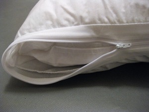 2 pack impermeable con cremallera almohada cubre chinches Protector, hipoalergénico 21x36 - Product Image 6