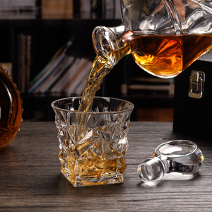 Vente en gros d'usine NOVARE Ensemble de carafes à <span class=keywords><strong>whisky</strong></span> en cristal sans plomb de 950 ml avec boîte personnalisée, usage domestique, style bohème - Product Image 4