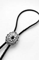 Cravate Bolo Pirate Personnalisée Chine, Motif Loup en Cristal, Plaqué Or Rose, Options de Couleurs Personnalisées - Fournisseur en Gros pour Mariages