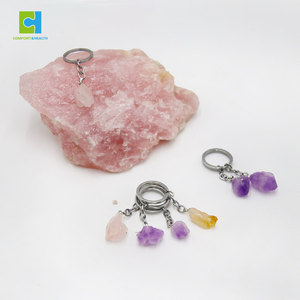 Llavero de moda con mosquetón de acero inoxidable y cristal de cuarzo natural, con piedra preciosa irregular en bruto envuelta en alambre, ligero, para mujer, con propiedades curativas - Product Image 6
